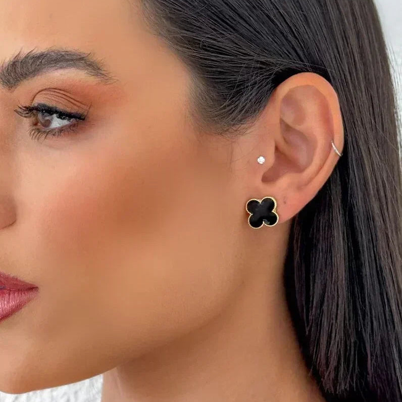 Brinco Folheado a Ouro 18k Com resina