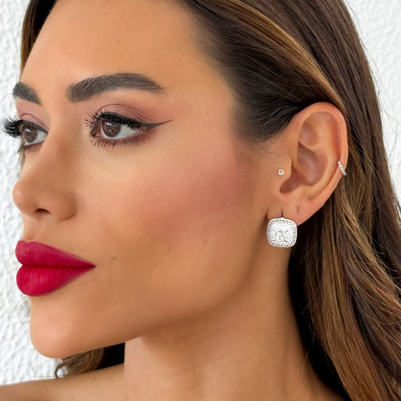 Brinco Semi Joia Folheado a Prata 925 Quadrado Cravejado